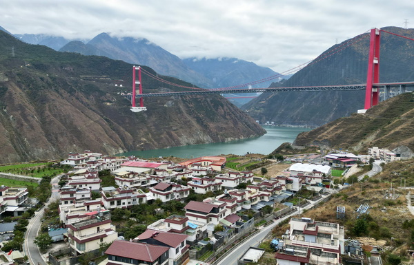 318国道串起幸福村 甘孜大渡河畔绘就文旅融合新图景
